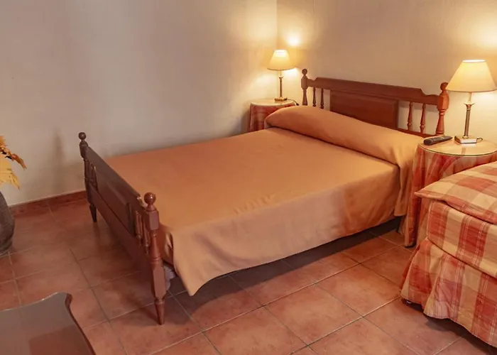 Hotel Tàrbena 2*